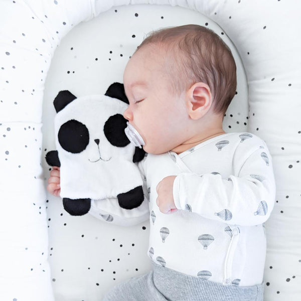 Paketek panda Lina in copatki + čestitka